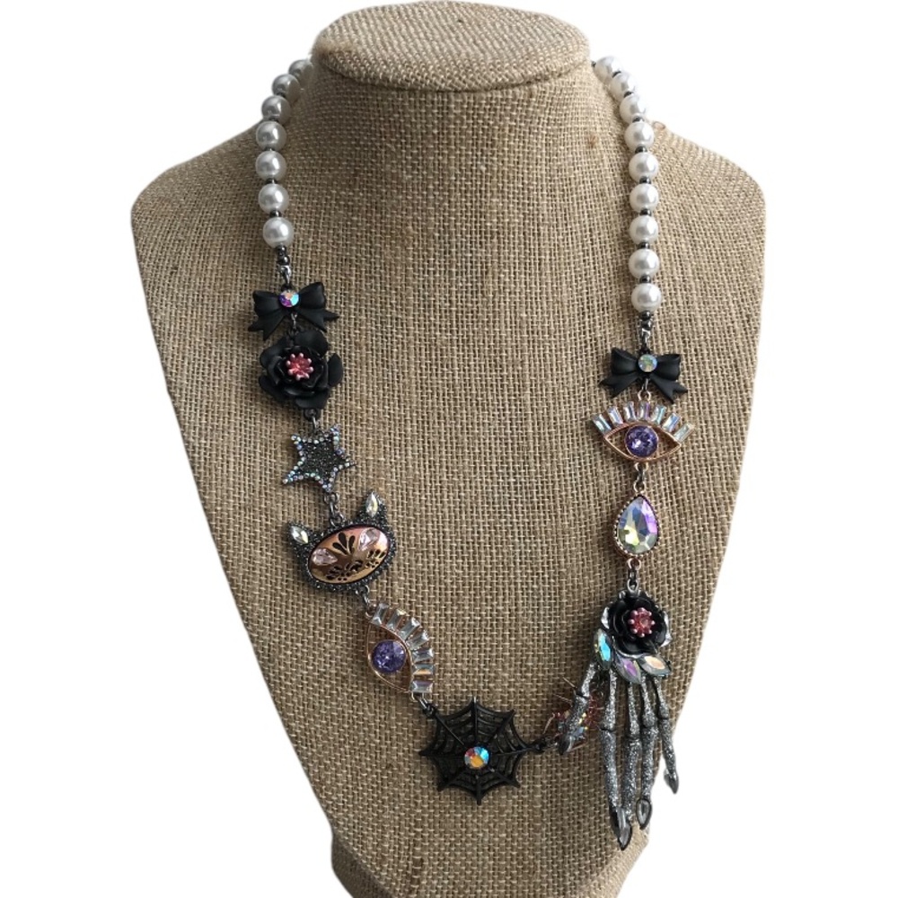 Betsey Johnson Spider Hand Cat Necklace - Picture 5 of 9